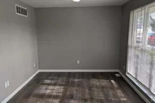 9421 Stansberry Ave, Saint Louis, MO 63134 - Photo 8