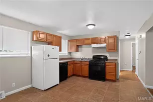10226 Green Valley Dr, Saint Louis, MO 63136 - Photo 8