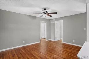 6315 Coventry Dr, Saint Louis, MO 63033 - Photo 8