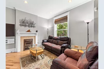 4233 Botanical Avenue, Saint Louis, MO 63110 - Photo 2