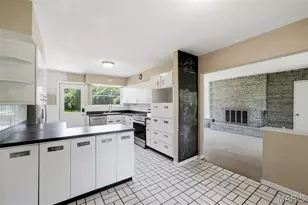 13 Terrace Gardens, Frontenac, MO 63131 - Photo 2