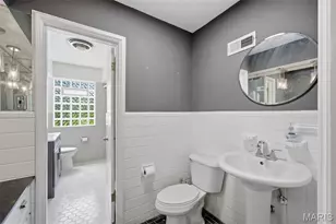 13 Terrace Gardens, Frontenac, MO 63131 - Photo 4