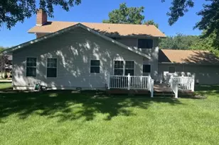 240 Victory Ln, Saint Charles, MO 63303 - Photo 4