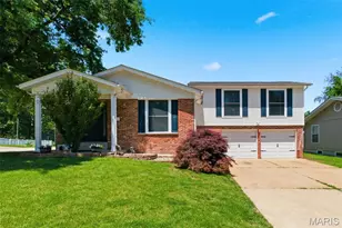 35 Julie Ln, Saint Peters, MO 63376 - Photo 2