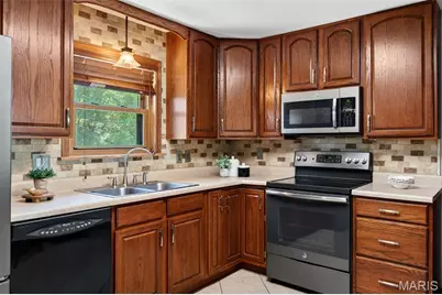 2984 Joyce Court, Maryland Heights, MO 63043 - Photo 18