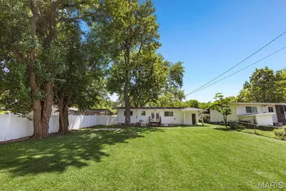 2430 W Adams Street, Saint Charles, MO 63301 - Photo 18