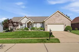 6632 Towne Woods Dr, Saint Louis, MO 63129 - Photo 2