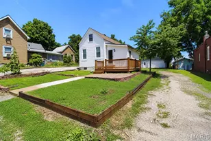 215 Weiss Ave, Saint Louis, MO 63125 - Photo 1