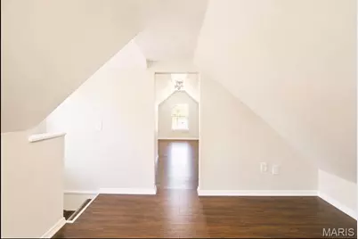 215 Weiss Avenue, Saint Louis, MO 63125 - Photo 8