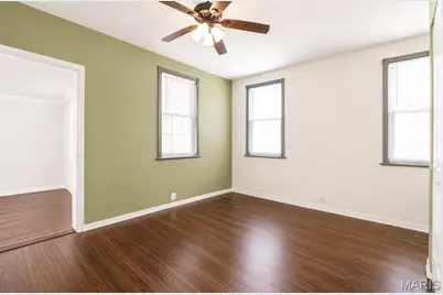 215 Weiss Avenue, Saint Louis, MO 63125 - Photo 6