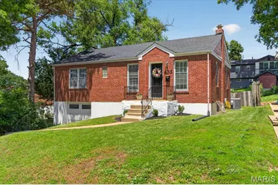 635 Ellwine Drive, Saint Louis, MO 63125 - Photo 2