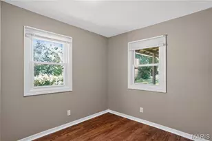 18 S Barat Ave, Ferguson, MO 63135 - Photo 10