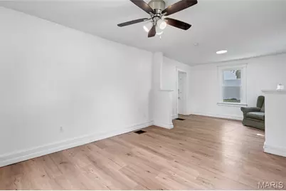 10525 Hobday Avenue, Saint Ann, MO 63074 - Photo 6