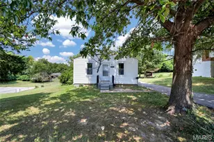 10525 Hobday Ave, Saint Ann, MO 63074 - Photo 1