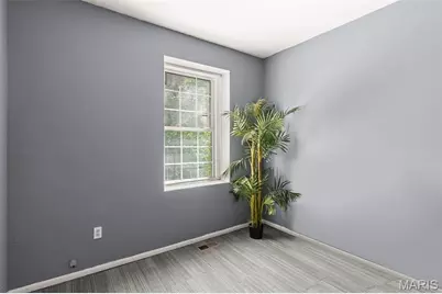 5892 Highland Avenue, Saint Louis, MO 63112 - Photo 8