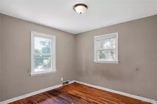 102 Florwood Ct, Saint Louis, MO 63135 - Photo 12