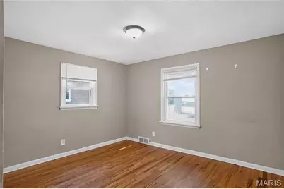 102 Florwood Court, Saint Louis, MO 63135 - Photo 8