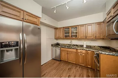 900 S Hanley Road #11D, Saint Louis, MO 63105 - Photo 12