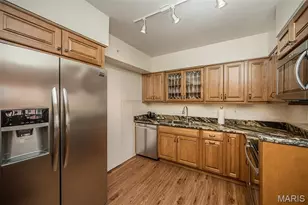 900 S Hanley Rd, Saint Louis, MO 63105 - Photo 12