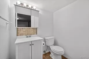 1111 Sandstone Dr, Saint Louis, MO 63146 - Photo 28