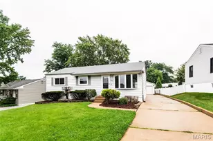 10922 Juniper Ct, Saint Louis, MO 63123 - Photo 2