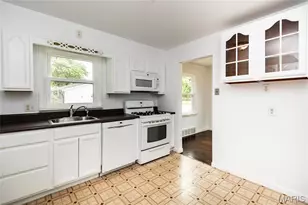 10922 Juniper Ct, Saint Louis, MO 63123 - Photo 14