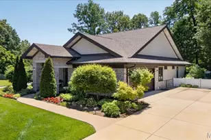 214 E Glendale Rd, Webster Groves, MO 63119 - Photo 2