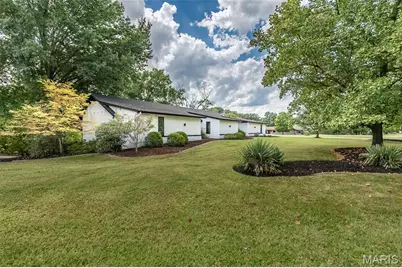 5848 Crystal Park Circle, Saint Louis, MO 63128 - Photo 2