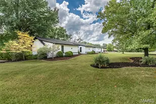 5848 Crystal Park Cir, Saint Louis, MO 63128 - Photo 2