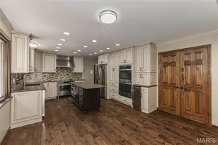 5848 Crystal Park Cir, Saint Louis, MO 63128 - Photo 6