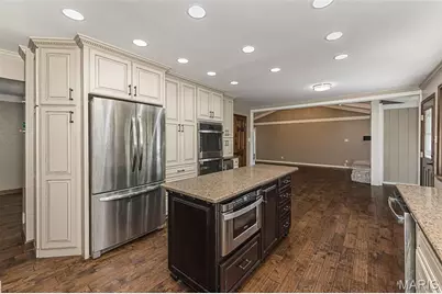 5848 Crystal Park Circle, Saint Louis, MO 63128 - Photo 8