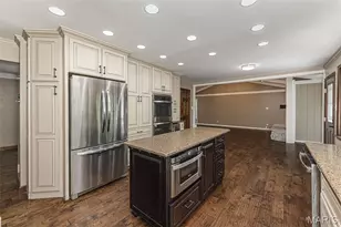 5848 Crystal Park Cir, Saint Louis, MO 63128 - Photo 8