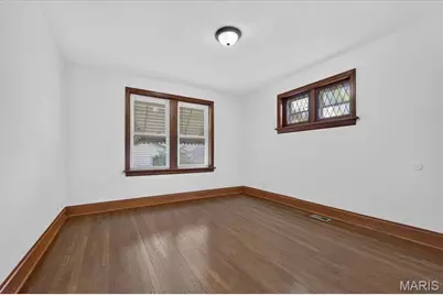 5410 Tholozan Avenue, Saint Louis, MO 63109 - Photo 22