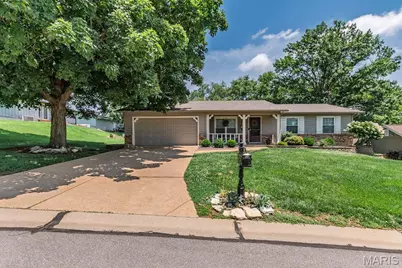 13 Suncrest Drive, Saint Peters, MO 63376 - Photo 2