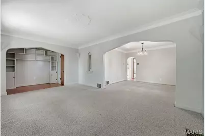 8514 Henrietta Avenue, Brentwood, MO 63144 - Photo 6