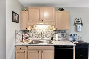10237 Carlton Pl Ct, Saint Louis, MO 63123 - Photo 12