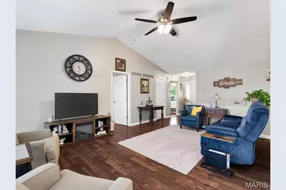 10237 Carlton Place Court, Saint Louis, MO 63123 - Photo 2