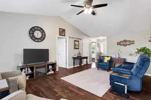 10237 Carlton Pl Ct, Saint Louis, MO 63123 - Photo 2