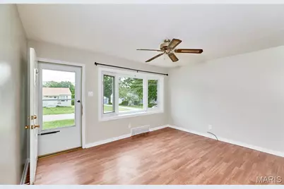11042 Florence Avenue, Saint Louis, MO 63074 - Photo 4