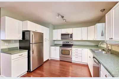 6001 La Chateau Court, Saint Louis, MO 63129 - Photo 8