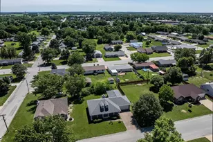 111 Westview St, Palmyra, MO 63461 - Photo 32