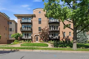 40 Brighton Way, Clayton, MO 63105 - Photo 1