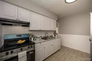 1225 Newark Dr, Saint Louis, MO 63137 - Photo 10