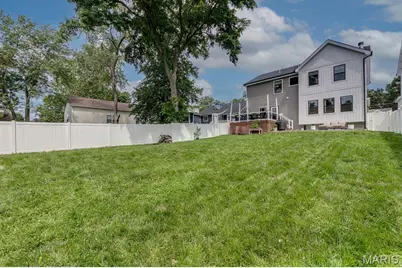 144 E Rose Hill Avenue, Kirkwood, MO 63122 - Photo 2