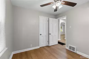 7743 Monroe Dr, Hanley Hills, MO 63133 - Photo 24
