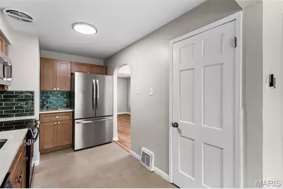 7743 Monroe Drive, Hanley Hills, MO 63133 - Photo 16