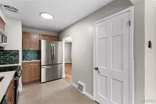 7743 Monroe Dr, Hanley Hills, MO 63133 - Photo 16
