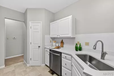853 Wellesley Place Drive, Chesterfield, MO 63017 - Photo 14