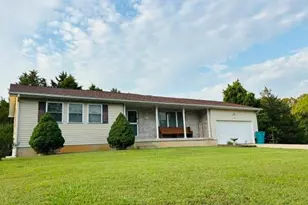 411 Ridgecrest Dr, Shelbyville, MO 65565 - Photo 1