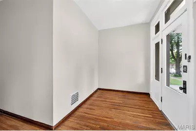 4651 Tennessee Avenue, Saint Louis, MO 63111 - Photo 6